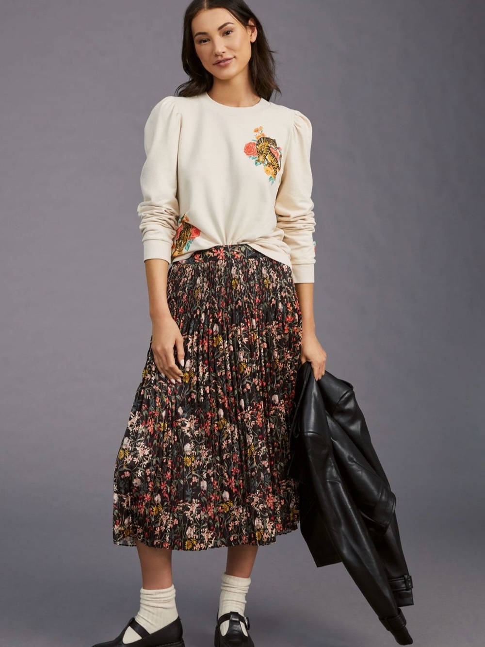 Puff-Sleeve Sweatshirt - Picture 5 of 10